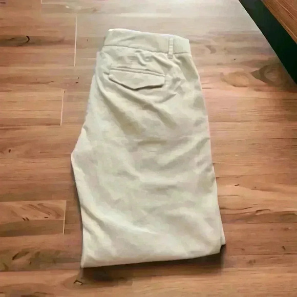 J. Crew City Fit Women's Size 2 Ankle Length, Flat-Front Khaki Pants. - Picture 2 of 3